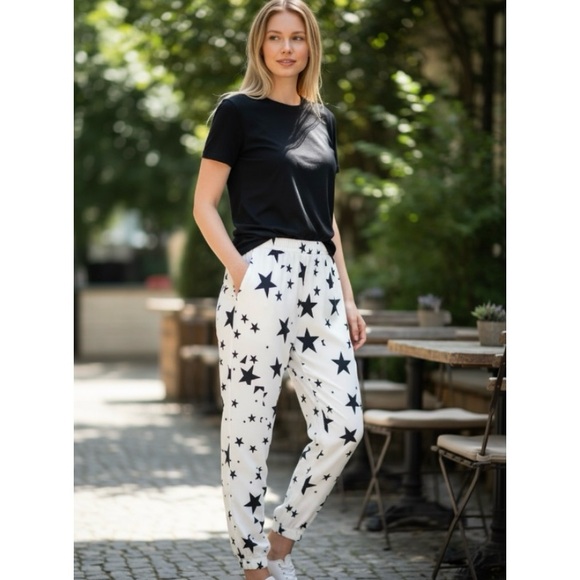 Chaser Pants - Chaser Black Stars Print Lounge Cargo Jogger Sweatpants Size Medium